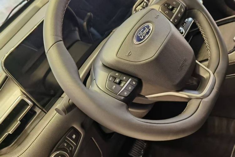福特 锐界 2021款 PLUS EcoBoost 245 两驱铂锐型 5座中控内饰7002