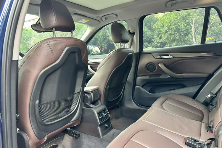 宝马X1 2018款 sDrive18Li 尊享型中控内饰7003