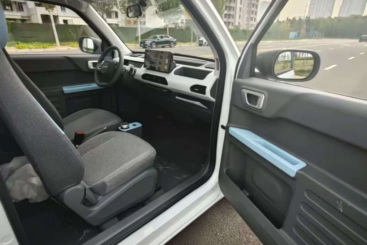 吉利银河 2024款 熊猫mini 200km 耐力熊中控内饰7006