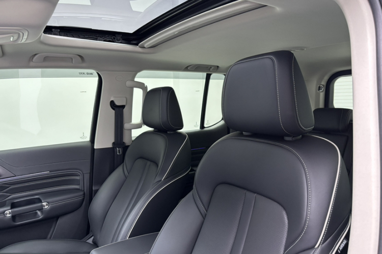 坦克300 2021款 越野版 2.0T 征服者中控内饰7007