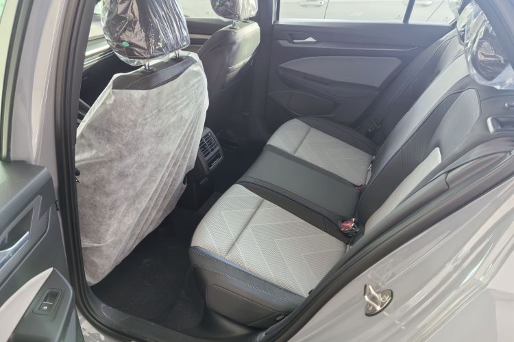 大众 高尔夫 2025款 300TSI R-Line中控内饰7005