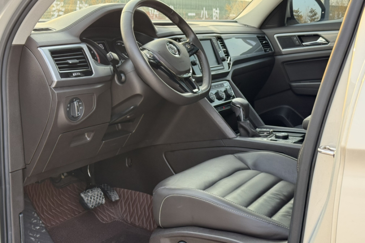 大众 途昂 2017款 380TSI 四驱豪华版中控内饰7002