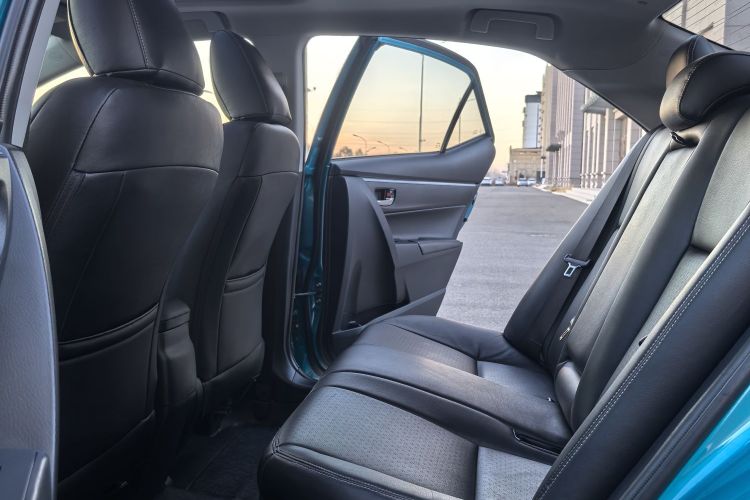 丰田 雷凌双擎E+ 2019款 1.8PH V E-CVT豪华版中控内饰7004