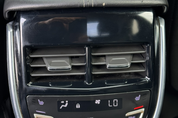 凯迪拉克XTS 2013款 28T 豪华型中控内饰7002