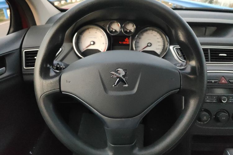 标致308 2014款 乐享版 经典 1.6L 自动优尚型中控内饰7005