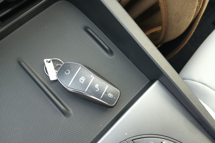 比亚迪 海豹06新能源 2025款 DM-i 智驾版 80KM豪华型中控内饰7001