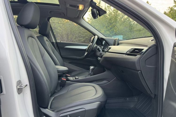 宝马X1 2016款 sDrive18Li 尊享型中控内饰7001