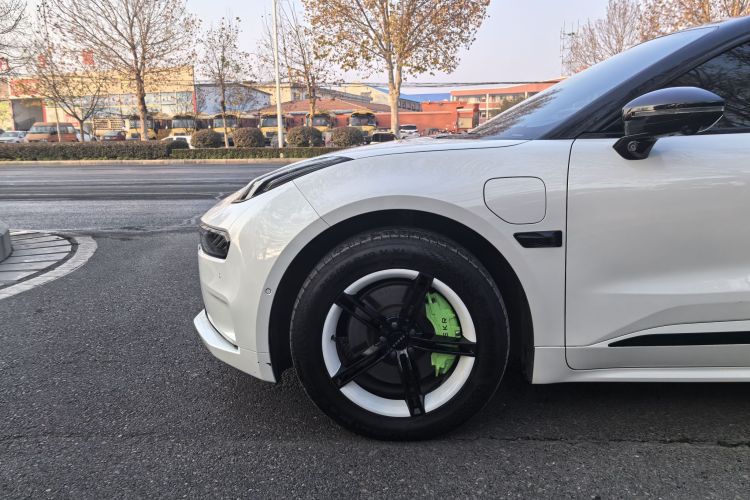 极氪001 2023款 WE版 86kWh车身外观6004