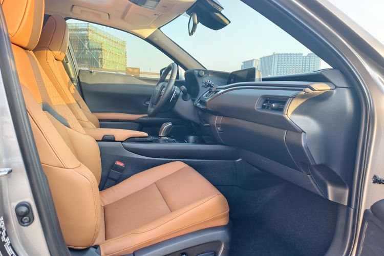 雷克萨斯UX新能源 2020款 300e 纯·悦版中控内饰7012