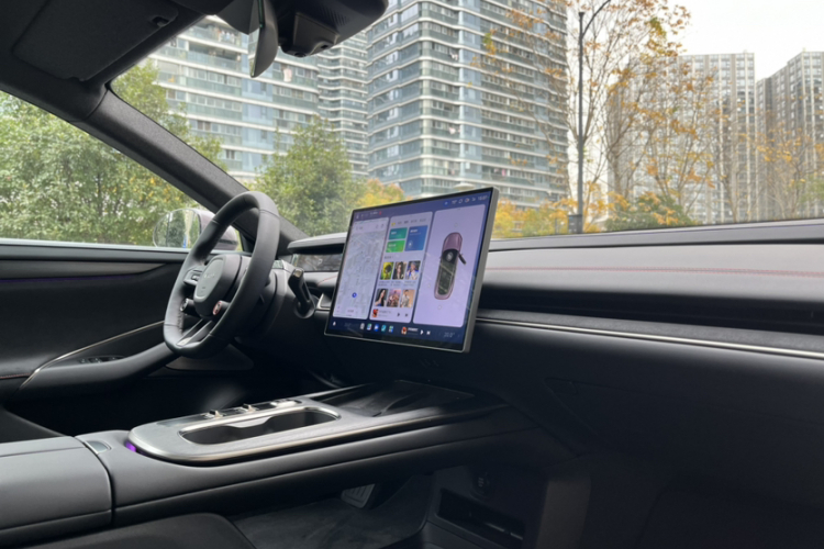 小米汽车 小米SU7 2024款 后驱长续航智驾版中控内饰7003