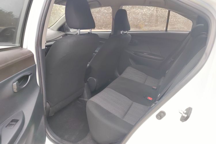 丰田 威驰 2014款 1.5L 自动智臻版中控内饰7002