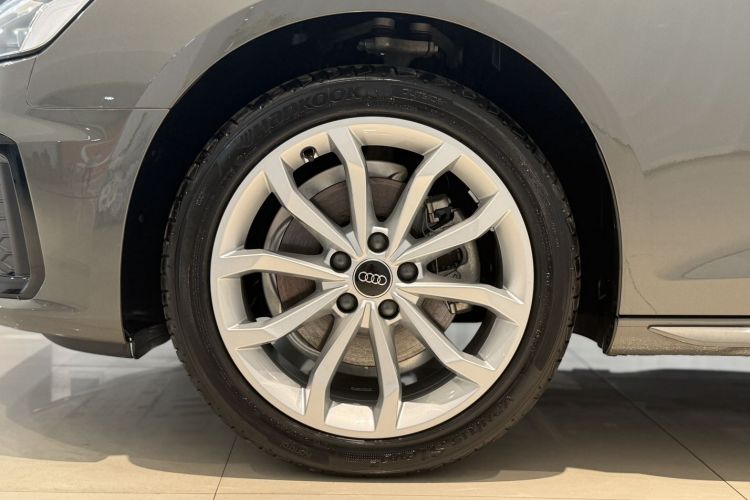 奥迪A4(进口) 2024款 Avant 40 TFSI 时尚运动型车身外观6006