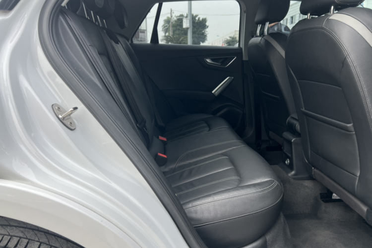 奥迪Q2L 2018款 35 TFSI 豪华致雅型 国V中控内饰7003