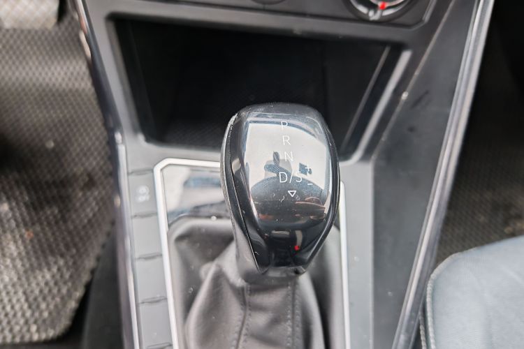 大众 朗逸 2023款 新锐 1.5L 自动新逸版中控内饰7004