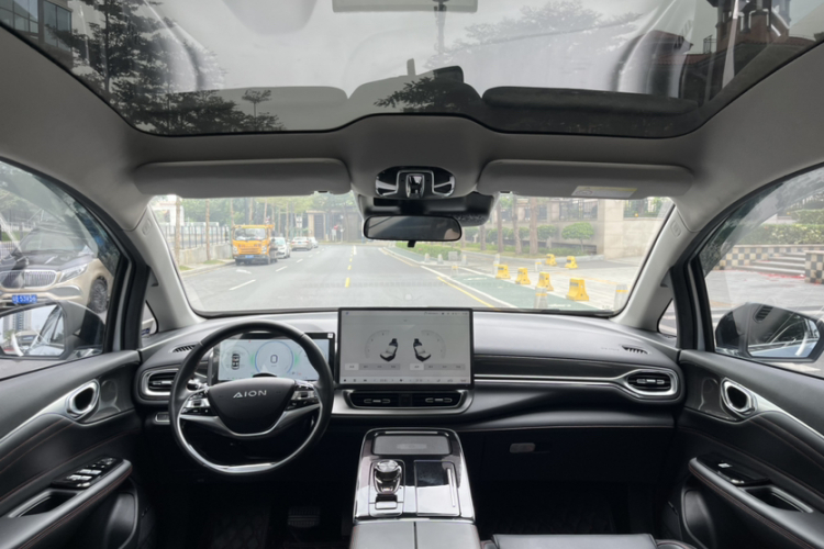 埃安 AION V 2022款 Plus 80 领袖版 三元锂局部细节16