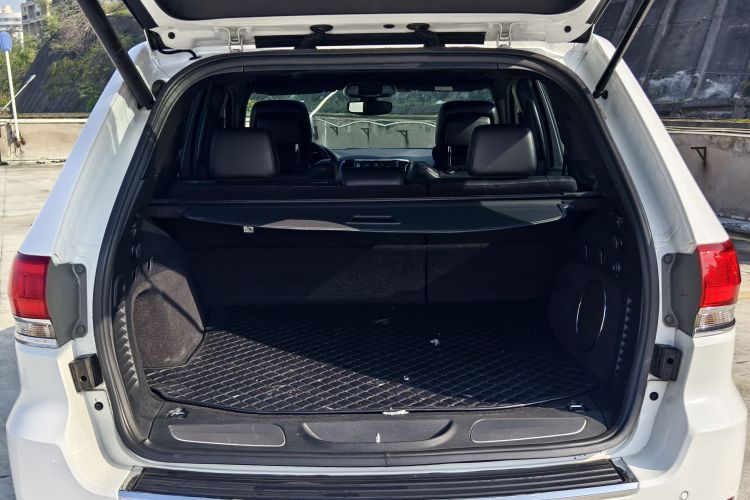 Jeep 大切诺基(进口) 2017款 3.0L 舒享导航版局部细节23