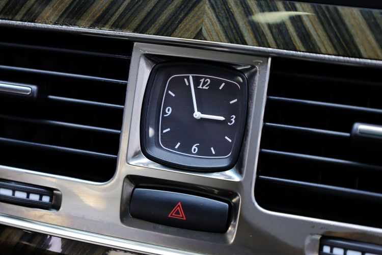 红旗H7 2021款 2.0T 旗舰版中控内饰7004