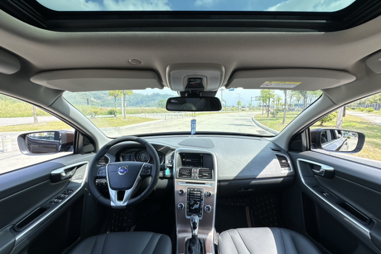 沃尔沃XC60 2017款 T5 AWD 智远版中控内饰7002