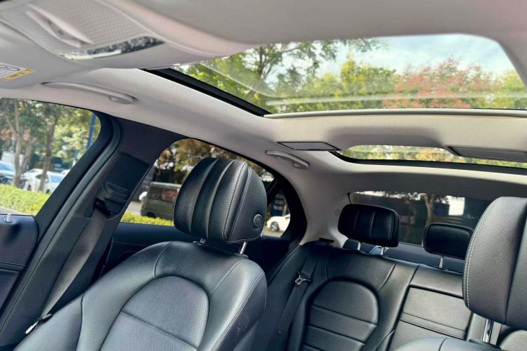 奔驰C级 2021款 C 260 L 运动版中控内饰7007