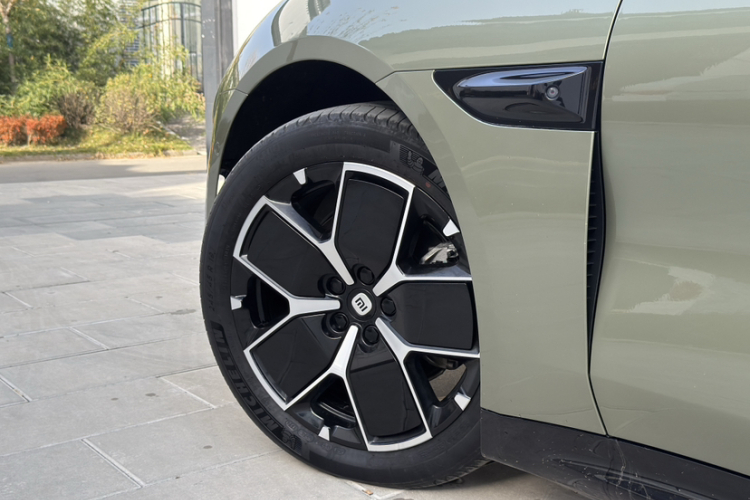 小米汽车 小米SU7 2024款 后驱标准创始版车身外观6006