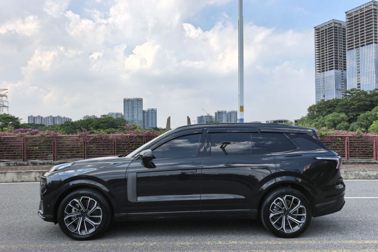 领克09 EM-P 2023款 2.0TD EM-P 远航版PM 七座车身外观6011