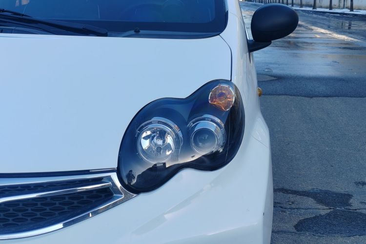 比亚迪F0 2015款 1.0L AMT 铉酷型车身外观6003