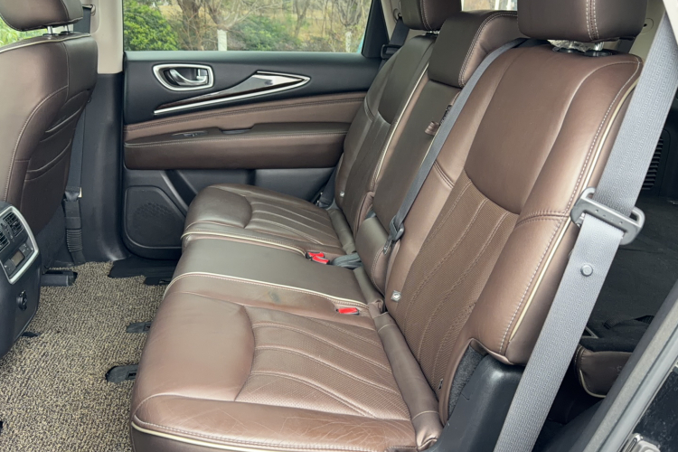 英菲尼迪QX60(进口) 2016款 2.5 S/C Hybrid 两驱卓越版 国V中控内饰7001