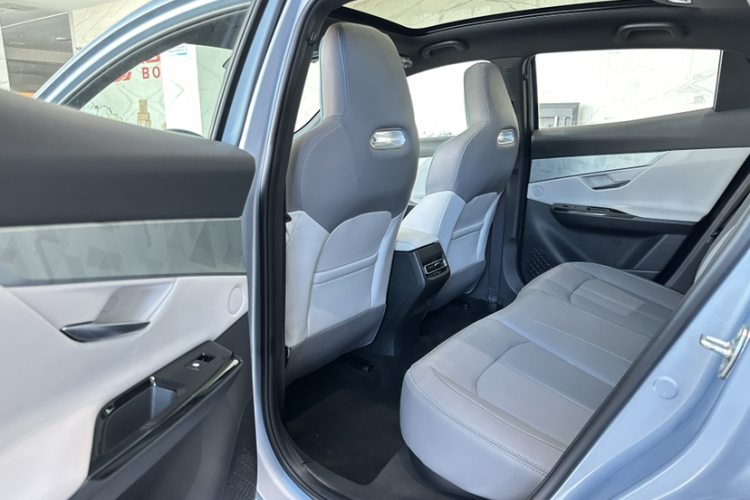 长安UNI-T 2023款 第二代 1.5T 旗舰型中控内饰7006