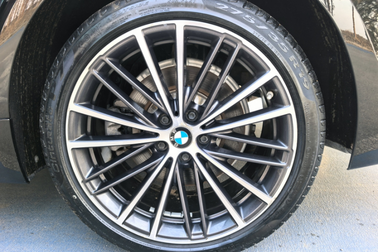 宝马5系 2020款 530Li 尊享型 M运动套装车身外观6001