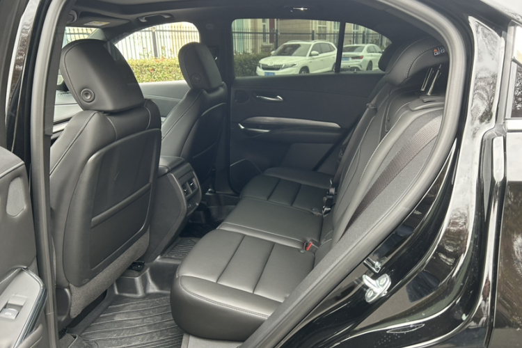 凯迪拉克XT4 2024款 改款 28T 两驱豪华型中控内饰7014