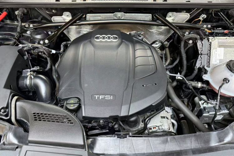 奥迪Q5L 2022款 改款 40T 豪华动感型中控内饰7010