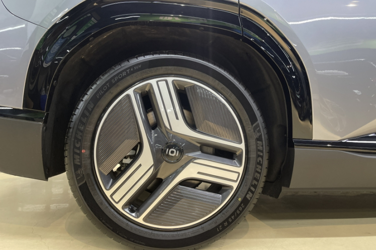 长安启源E07 2025款 增程 四驱 39kWh Ultra高性能版车身外观6009