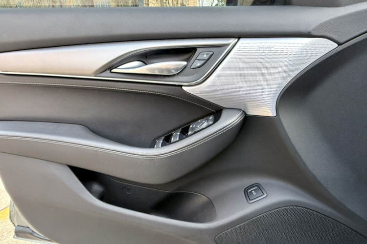 凯迪拉克CT5 2023款 28T 豪华型（标准版）中控内饰7007