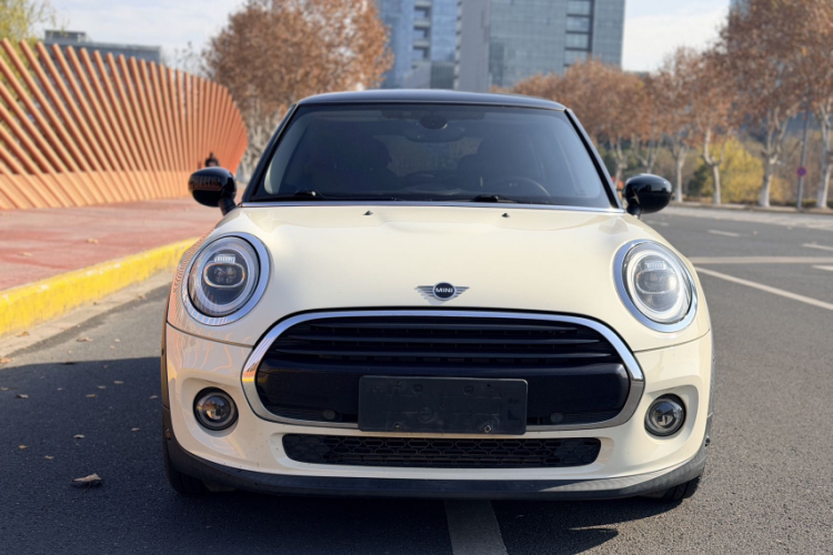 MINI 2019款 1.5T COOPER 经典派车身外观6001