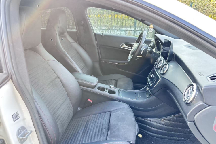 奔驰CLA 2016款 改款 CLA 220 4MATIC局部细节41