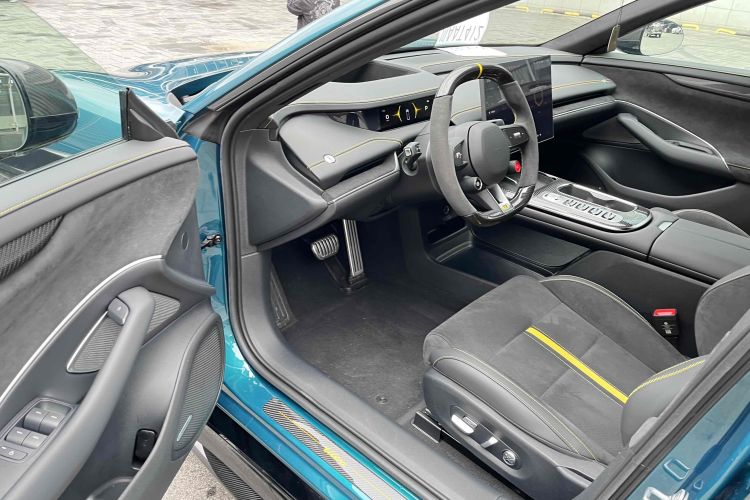 小米汽车 小米SU7 Ultra 2025款 Ultra中控内饰7001