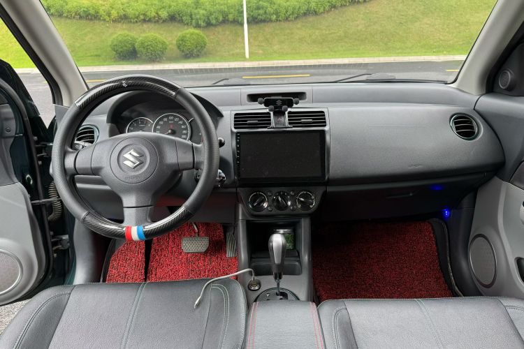 铃木 雨燕 2016款 1.5L 自动时尚型酷玩版中控内饰7001