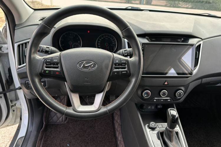 北京现代ix25 2016款 1.6T 双离合两驱智能型GLS中控内饰7003