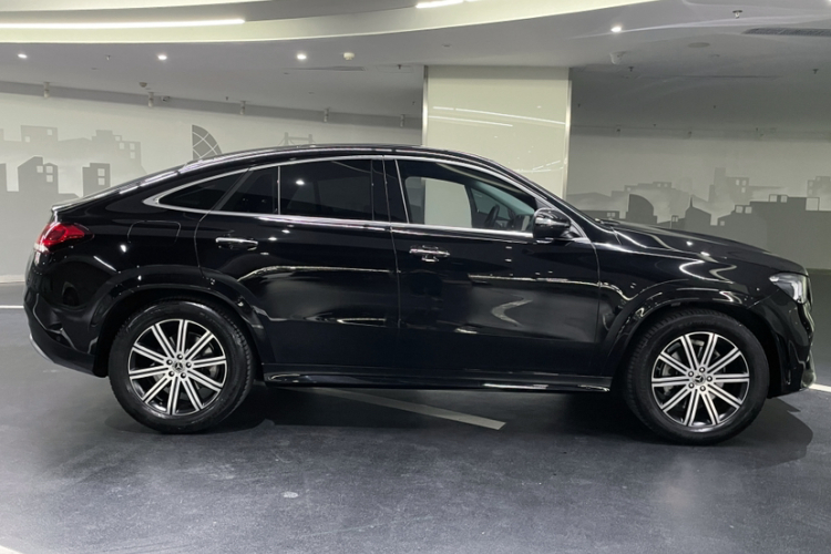 奔驰GLE 2022款 改款 GLE 350 4MATIC 轿跑SUV 时尚型车身外观6001