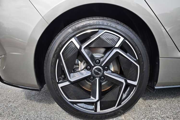 比亚迪 海豹 2022款 700km 长续航后驱版车身外观6010