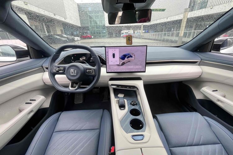 极氪001 2025款 WE版 100kWh 后驱中控内饰7002