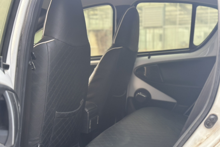 比亚迪F0 2015款 1.0L AMT 铉酷型中控内饰7002