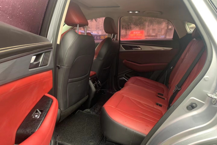 长安CS85 COUPE 2019款 1.5T DCT动版 国VI中控内饰7002