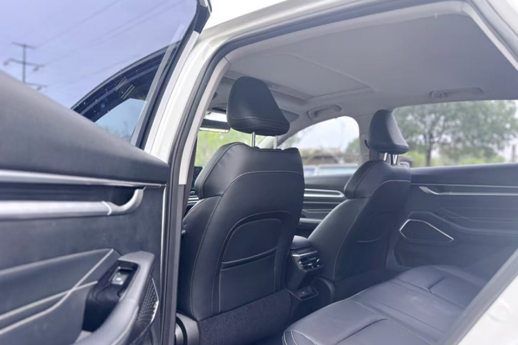 吉利汽车 帝豪 2022款 第4代 1.5L CVT精英型中控内饰7003