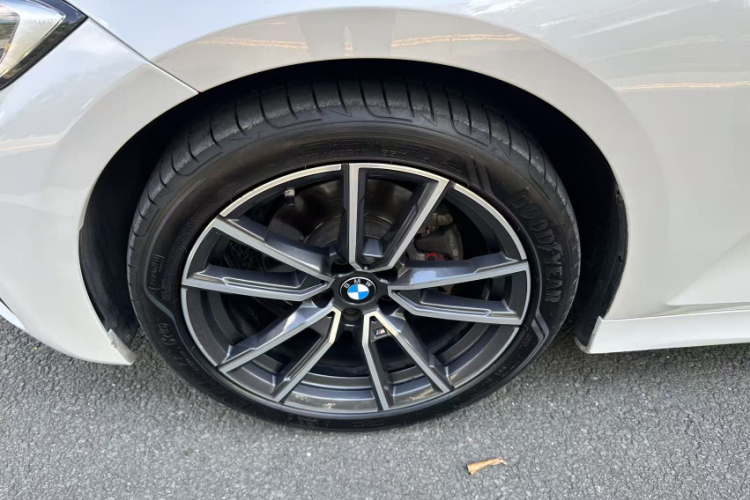 宝马3系 2021款 改款二 320Li M运动套装车身外观6001