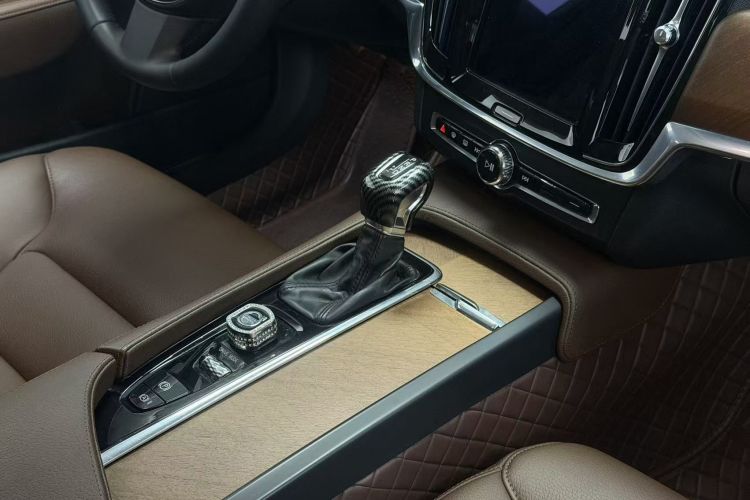 沃尔沃S90 2020款 T5 智逸豪华版中控内饰7005