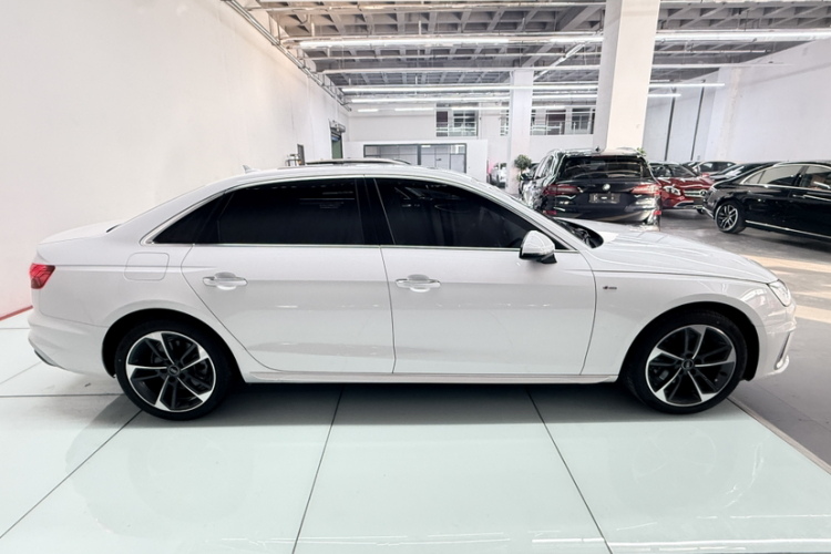 奥迪A4L 2023款 40 TFSI 时尚动感型车身外观6006