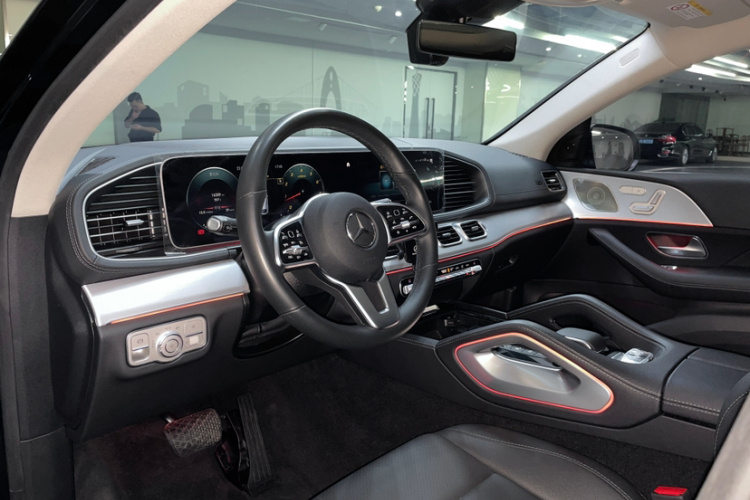 奔驰GLE 2022款 改款 GLE 350 4MATIC 轿跑SUV 时尚型中控内饰7006
