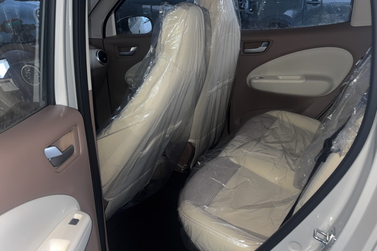 五菱汽车 宏光MINIEV 2025款 四门版 进阶款中控内饰7002