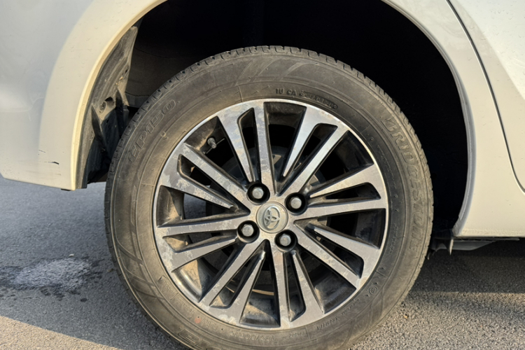 丰田 威驰FS 2019款 1.5L 手动锋驰版车身外观6002